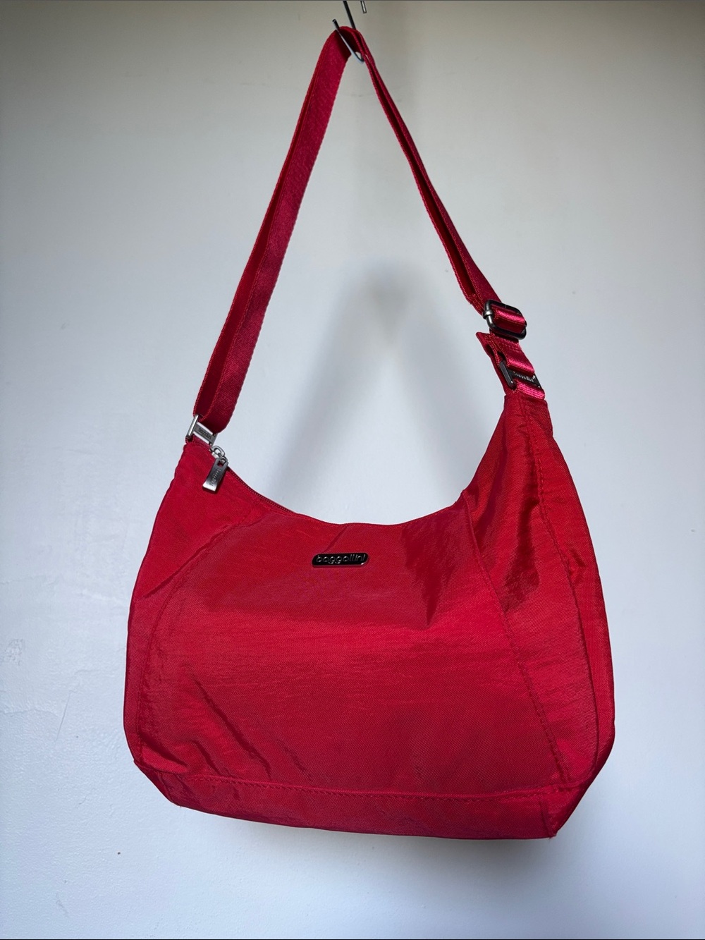 Baggallini Red Crescent Hobo Bag Shoulder Crossbody Adjustable with Wristlet
